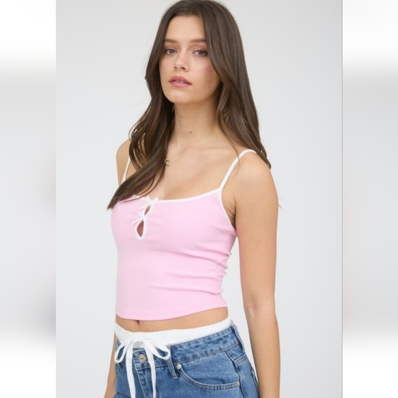 🆕🩷🎀 Valentine's Day Cut Out Bow Cami - Picture 3 of 5